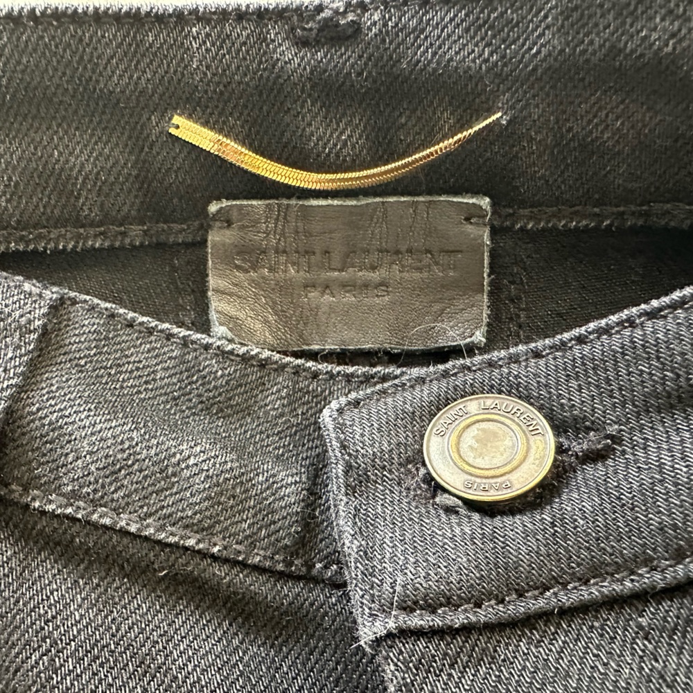 SAINT LAURENT  Black D05 W/SK-MW jeans. Womens. Size 27. Gently used.